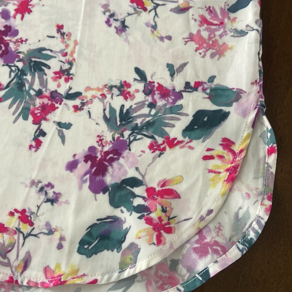 Lovely Floral Women's Top by Lemon Tart, size XS. NWT - Picture 8 of 10
